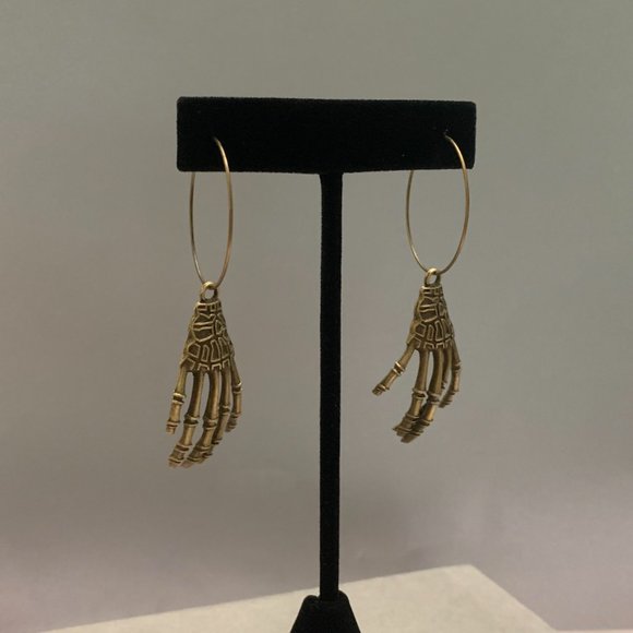 Mummy Hands Halloween Antique Bronze Hoop earrings - Picture 5 of 8
